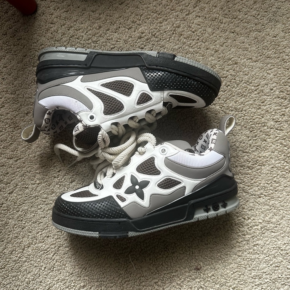 Grey lv skates